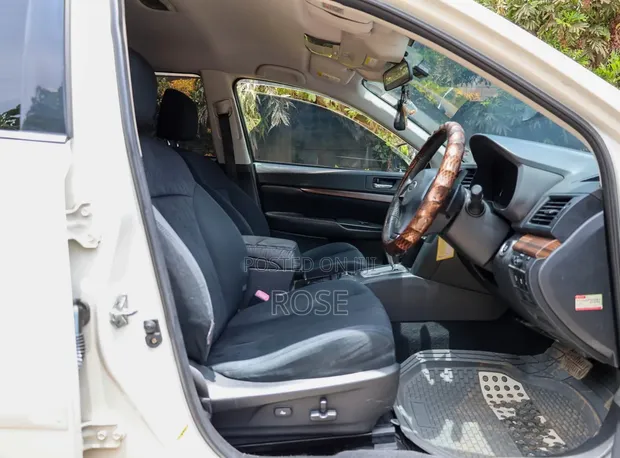 Subaru Outback 2014 Nyeupe - 1
