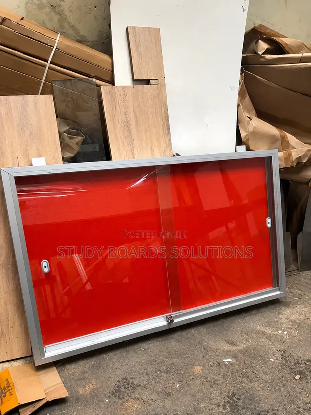 Lockable Glass Notice Board 120cm x 90cm - Company Document Display - 1
