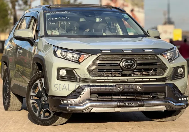 Toyota RAV4 Adventure 2019 Green - 1