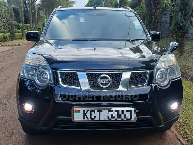 Nissan X-Trail 2012 Black - 1