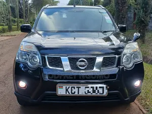 Nissan X-Trail 2012 Nyeusi