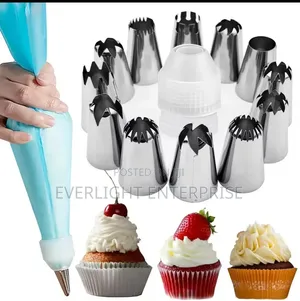 Multifunctional Cake Decorating Tools Set