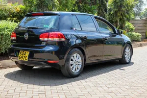 Volkswagen Golf 2013 Nyeusi