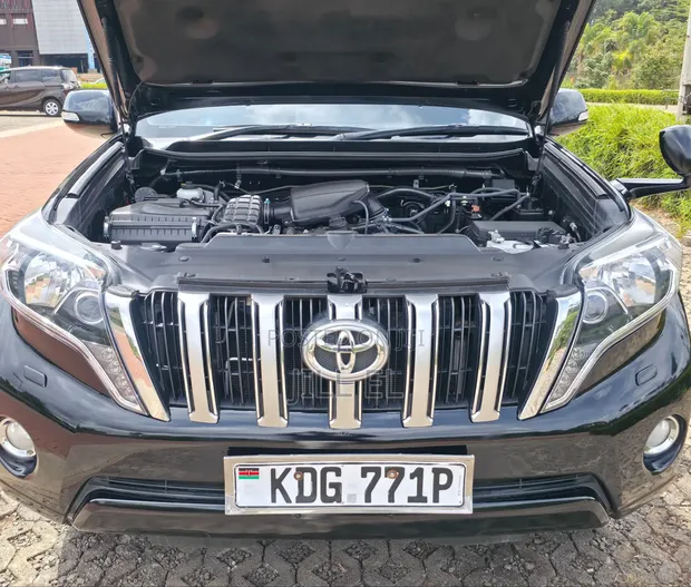 Toyota Land Cruiser Prado 2014 Nyeusi - 1