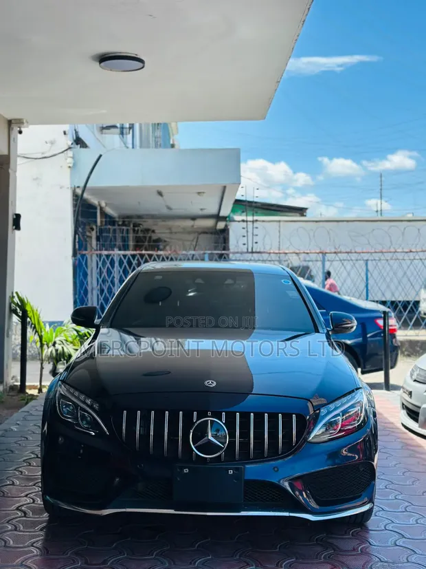 Mercedes-Benz C200 2018 Nyeusi - 1