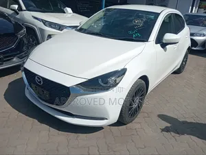 Mazda 2 2020 Nyeupe