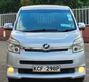 Toyota Voxy 2008 Silver