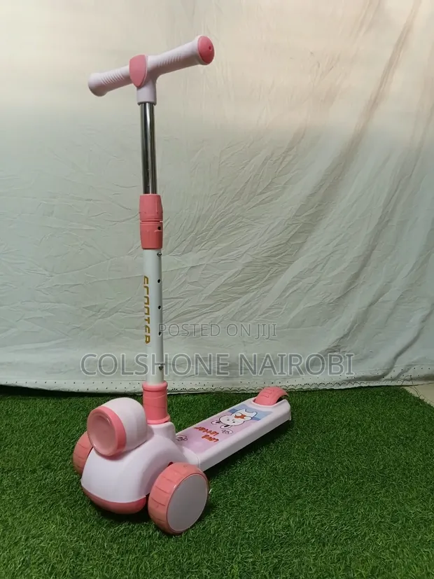 Kids 3-Wheel Kick Scooter with Adjustable Handlebar - 1