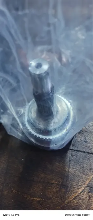 CV Joint ya Toyota Voxy