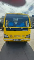 Isuzu NQR 2014 Basi la Shule - 4
