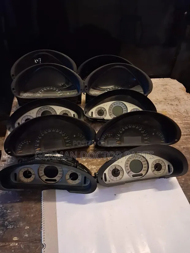Mercedes-Benz W211 Instrument Cluster - 1