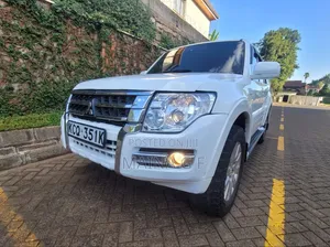 Mitsubishi Pajero 3.2 Di-DC GLS 2011 Nyeupe