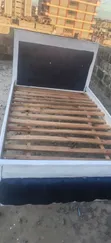 Kitanda Nyeupe cha 3.5ft Kilitumiwa Kidogo - 3
