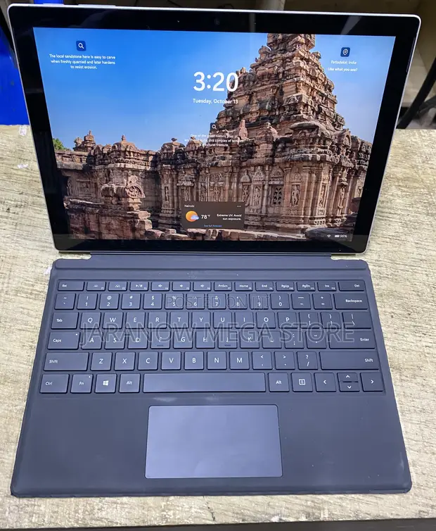 Microsoft Surface Pro 7 - i7, 16GB RAM, 256GB SSD - 1