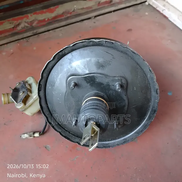 Brake Booster Toyota Lite-Ace (Used) - 1