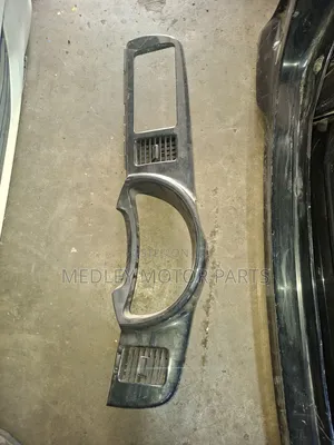 Console ya Toyota Wish - Vipuri Halisi Vilivyotumika