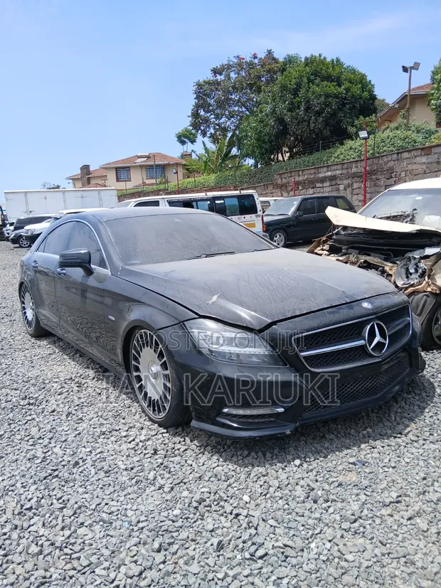 Mercedes-Benz CLS 2012 Nyeusi - 1