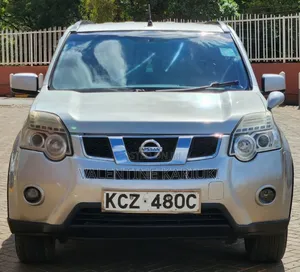 Nissan X-Trail 2013 Nyeusi