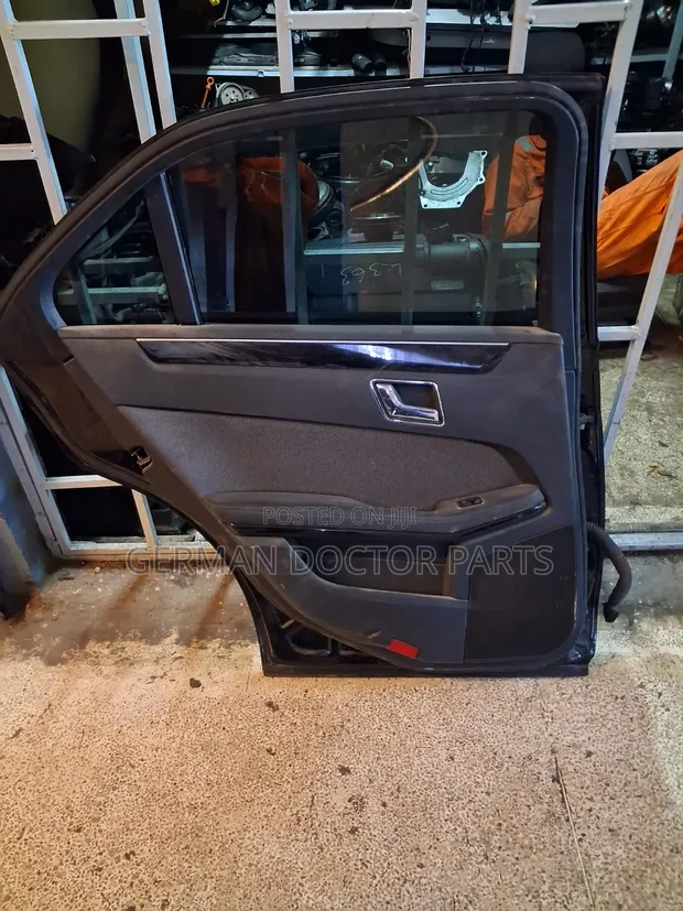 Milango ya Mercedes-Benz W204 (2008-2014) - 1