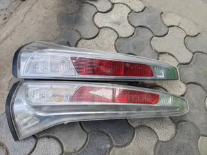 Nissan Serena Mwaka 2010/2012 Taa ya Nyuma (Kila Moja)