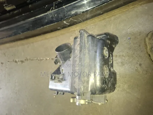 Toyota Axio Air Cleaner - 1