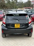 Toyota Aqua 2018 Nyeusi - 3