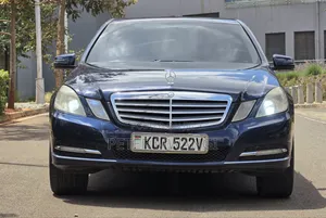 Mercedes-Benz E200 2012 Bluu