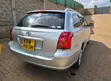 Toyota Avensis 2006 Nyeupe - 4