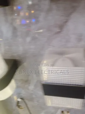 Lampe ya Ukutani - Mwanga wa Joto, Maridadi, Mapambo