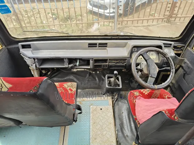 Mitsubishi Fuso Rosa 2014 Njano - 1