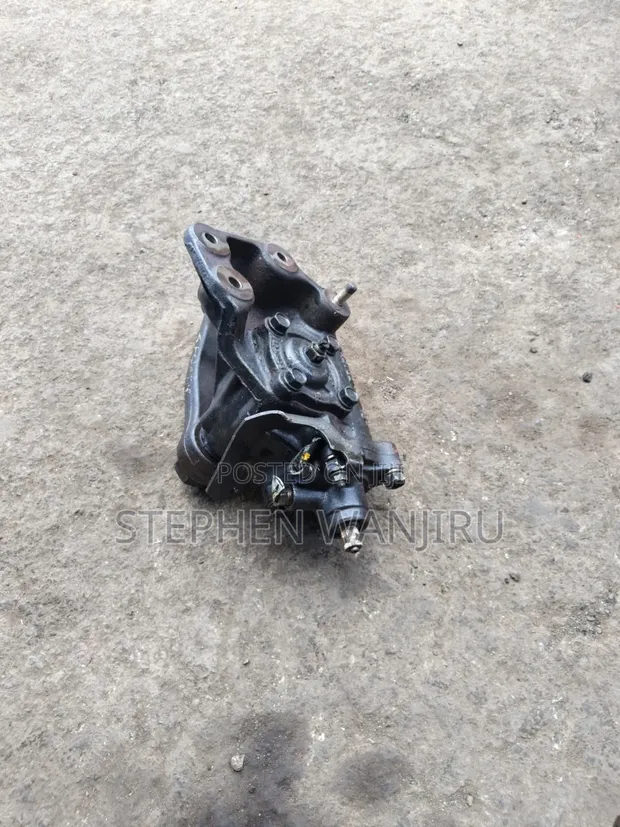 Isuzu ELF Truck Steering Box - Used - 1