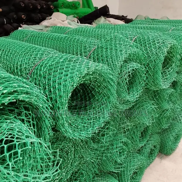 Green Plastic Poultry Mesh Roll, 1m x 25m - 1