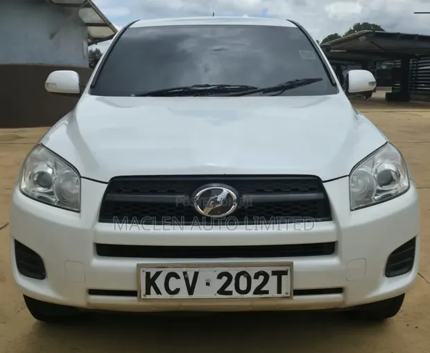 Toyota RAV4 2012 White - 1
