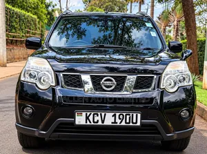 Nissan X-Trail 2012 Nyeusi