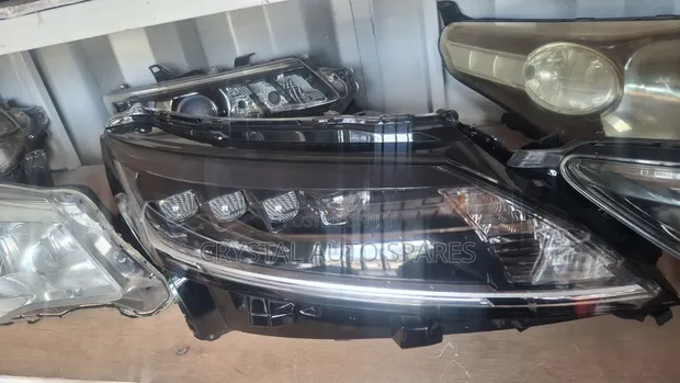 Nissan Note 2021-2022 Xenon Headlight (Used) - 1