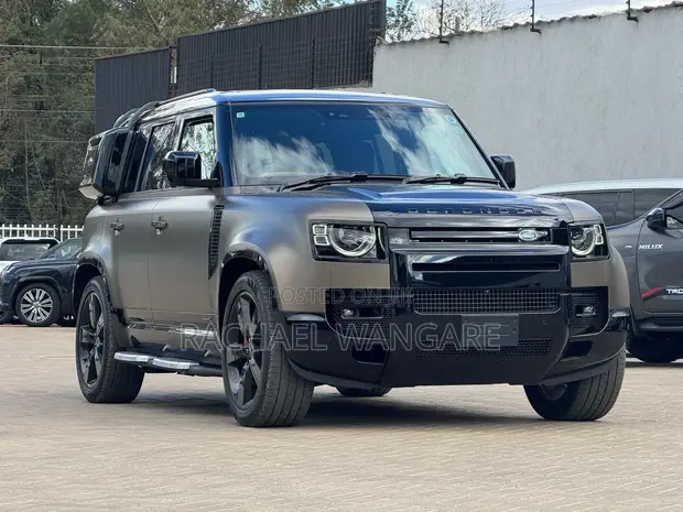 2023 Land Rover Defender D300 Diesel - 1