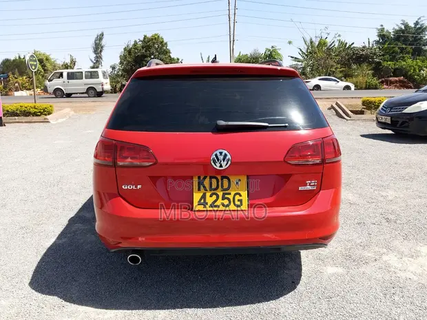 Volkswagen Golf Variant 2014 Red - 1