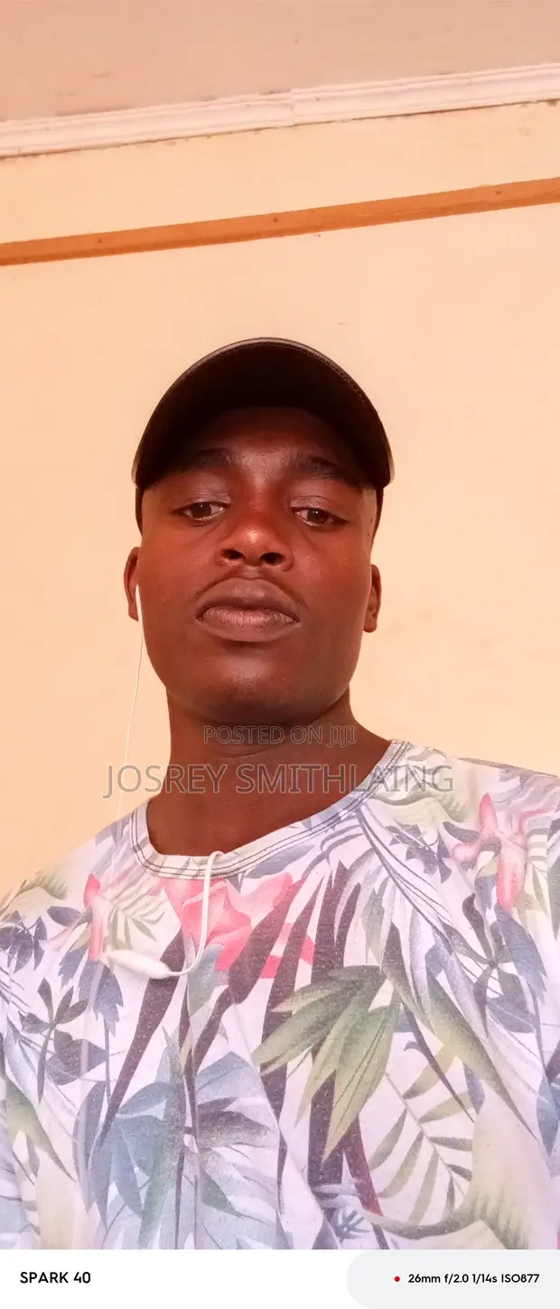 Experienced Construction Worker - Aluminium Panel Installation - 1