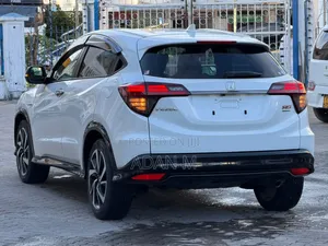 Honda Vezel 2019 White