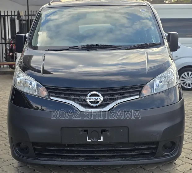 Nissan NP200 2019 Nyeusi - 1