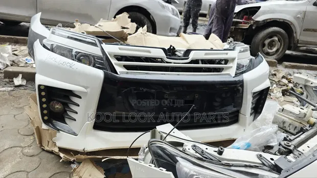 Toyota Voxy 2016 Xenon Nosecut - 1