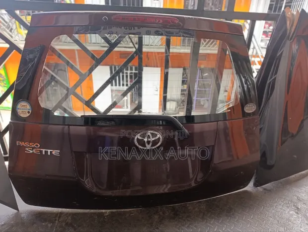 Toyota Passo Sette Boot - Used - 1