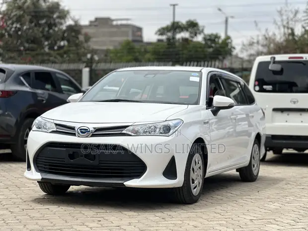 Toyota Corolla Fielder 1.5 Hybrid FWD 2019 White - 1