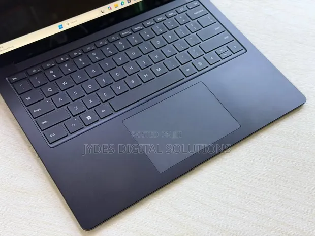 Microsoft Surface Laptop 5 16GB RAM, Intel Core i7, 256GB SSD - 1