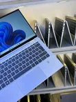 Laptop HP EliteBook x360 1030 G7 - 13.3" UHD OLED Touchscreen, i7, 16GB RAM, 256GB SSD - 3
