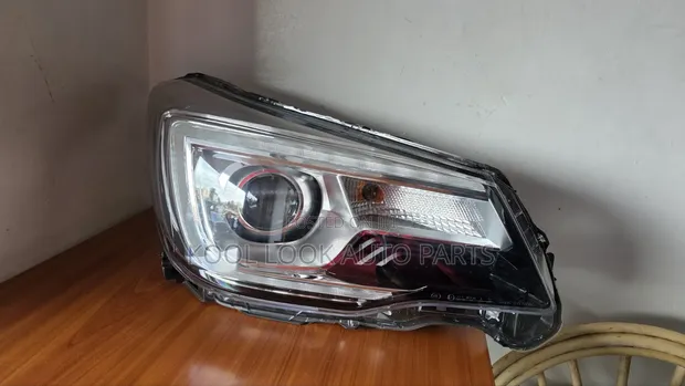 Subaru Forester SJG Xenon Headlights (8v) - 1