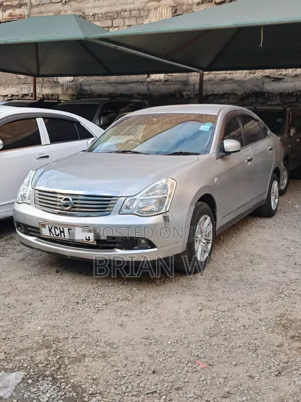 Nissan Bluebird 2009 Silver - 1