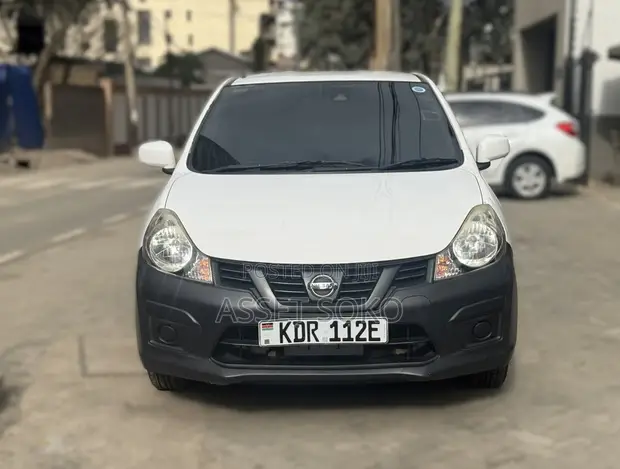 Nissan Advan 2017 White - 1