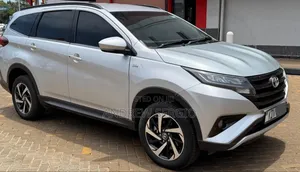 Toyota Rush 2018 Nyeupe