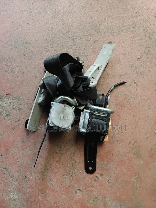 Honda Fit 2014/2016 Seatbelts za Mbele (Pari) - 1
